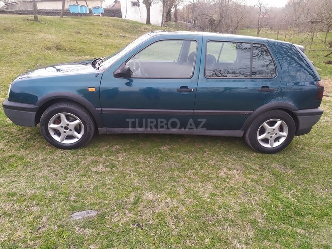 Volkswagen Golf 1993, 298 km - 1.8 l - Zaqatala
