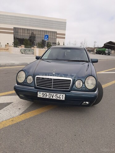 Mercedes E 240 1999, 369,000 km - 2.6 l - Bakı