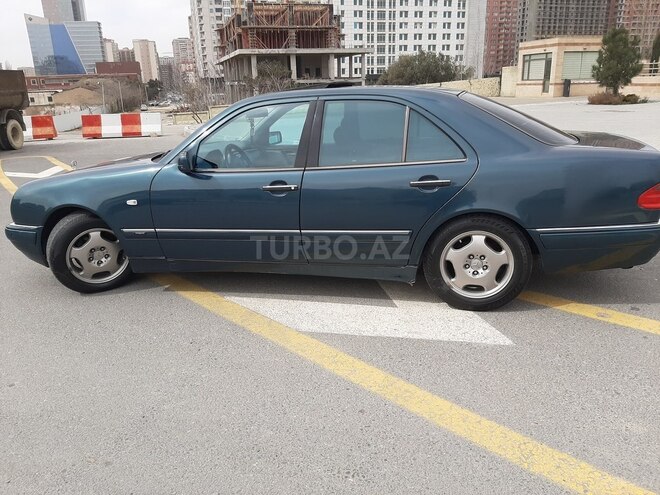 Mercedes E 240 1999, 369,000 km - 2.6 l - Bakı