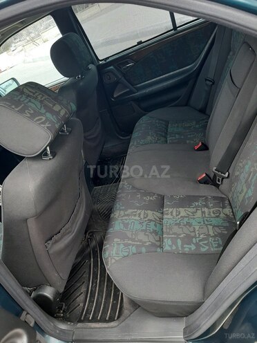 Mercedes E 240 1999, 369,000 km - 2.6 l - Bakı