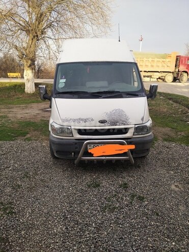 Ford Transit 2002, 319,000 km - 2.4 l - Quba