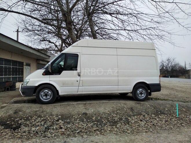 Ford Transit 2002, 319,000 km - 2.4 l - Quba