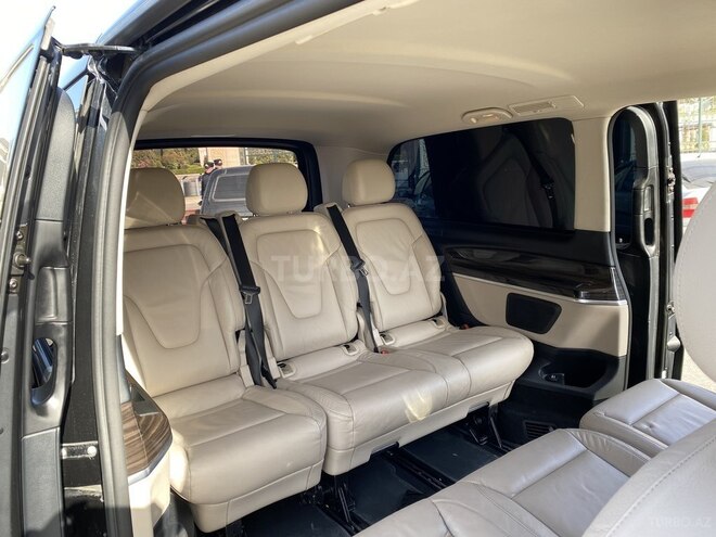 Mercedes V 220 2018, 67,000 km - 2.2 l - Bakı
