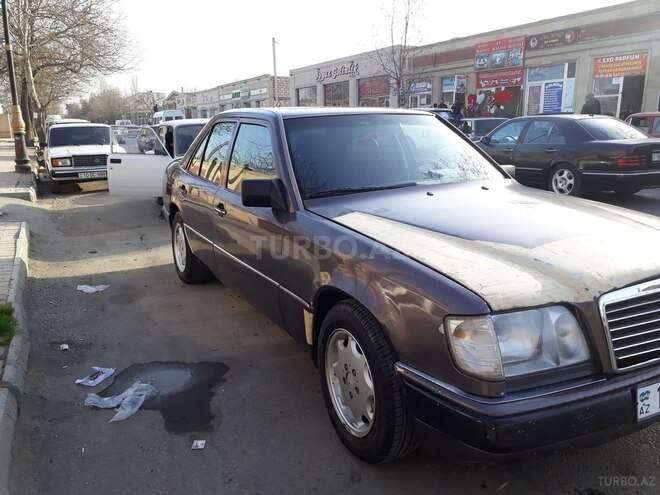 Mercedes E 230 1991, 214,521 km - 2.3 л - Bərdə