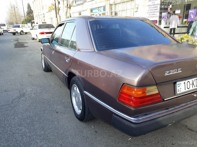 Mercedes E 230 1991, 214,521 km - 2.3 л - Bərdə