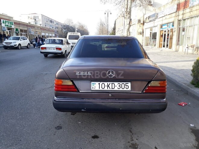Mercedes E 230 1991, 214,521 km - 2.3 л - Bərdə