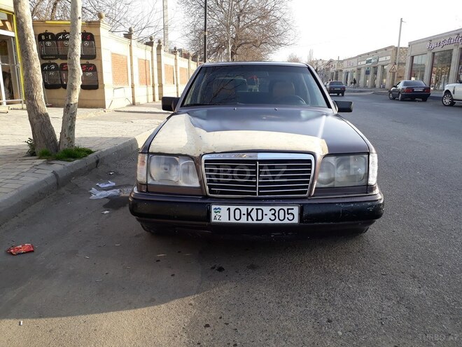 Mercedes E 230 1991, 214,521 km - 2.3 л - Bərdə