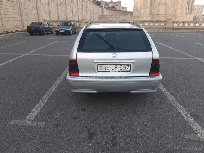 Mercedes C 200 2000, 32,460 km - 2.0 l - Bakı
