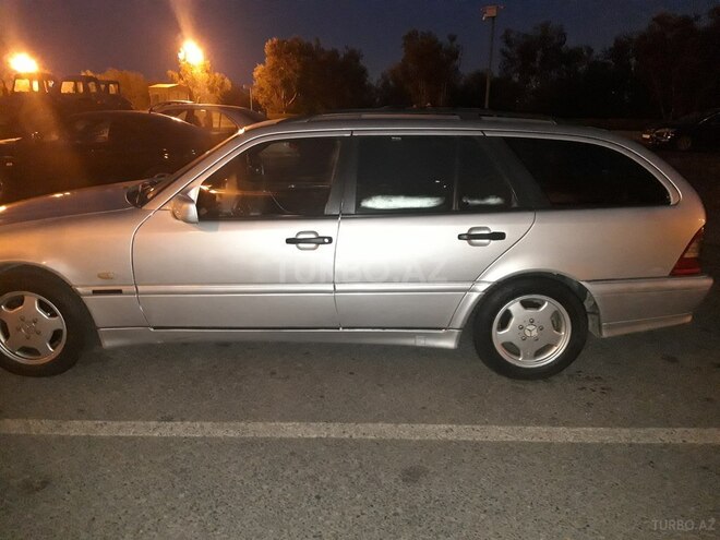 Mercedes C 200 2000, 32,460 km - 2.0 l - Bakı