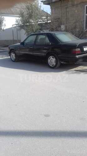 Mercedes E 220 1995, 657,412 km - 2.2 л - Salyan