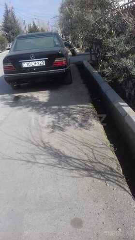 Mercedes E 220 1995, 657,412 km - 2.2 л - Salyan