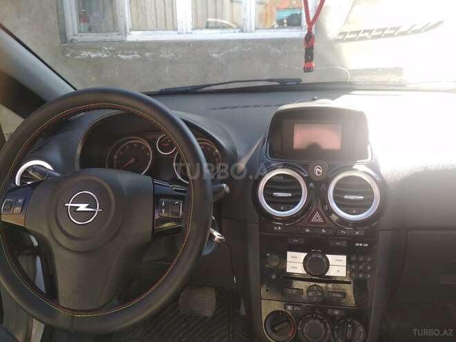 Opel Corsa 2014, 142,000 km - 1.4 l - Naxçıvan
