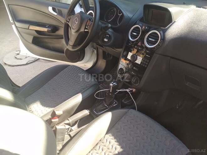 Opel Corsa 2014, 142,000 km - 1.4 l - Naxçıvan