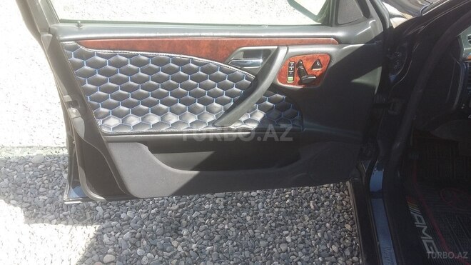 Mercedes E 240 1999, 260,243 km - 2.4 l - Xaçmaz