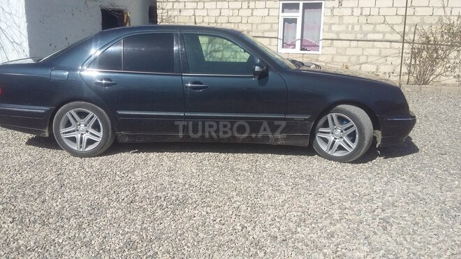 Mercedes E 240 1999, 260,243 km - 2.4 l - Xaçmaz