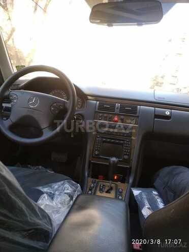 Mercedes E 240 2000, 268,663 km - 2.4 л - Bakı