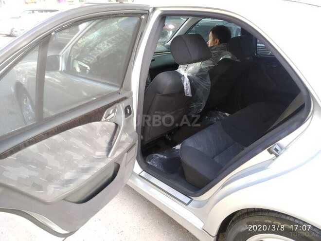 Mercedes E 240 2000, 268,663 km - 2.4 л - Bakı