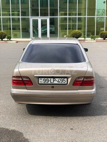 Mercedes E 240 2001, 205,000 km - 2.6 l - İmişli