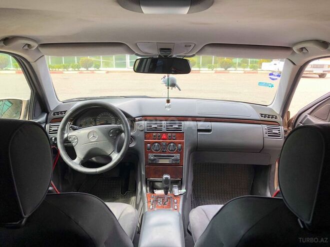 Mercedes E 240 2001, 205,000 km - 2.6 l - İmişli