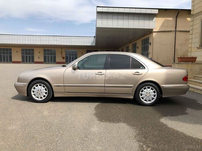 Mercedes E 240 2001, 205,000 km - 2.6 l - İmişli