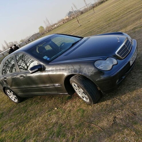 Mercedes C 220 2001, 268,000 km - 2.2 л - Bərdə