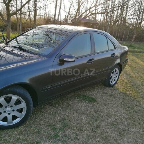Mercedes C 220 2001, 268,000 km - 2.2 л - Bərdə
