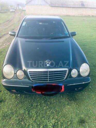 Mercedes E 270 2001, 32,400 km - 2.7 l - Ağsu