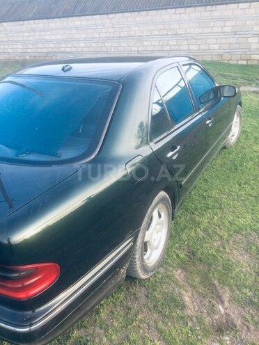 Mercedes E 270 2001, 32,400 km - 2.7 l - Ağsu