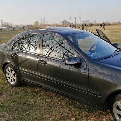 Mercedes C 220 2001, 268,000 km - 2.2 л - Bərdə