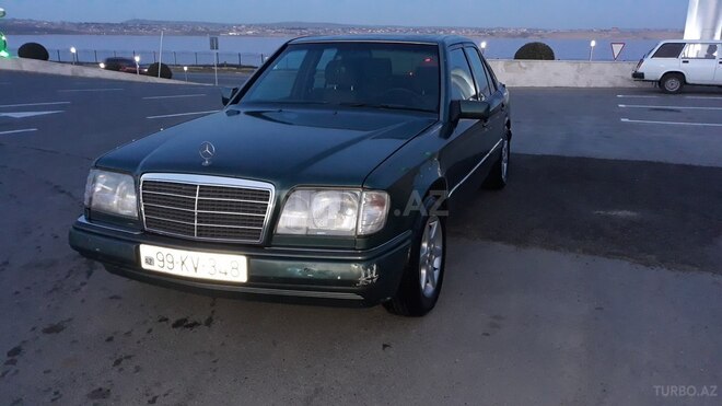 Mercedes E 220 1995, 266,880 km - 2.2 l - Bakı