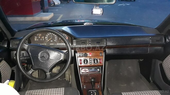 Mercedes E 220 1995, 266,880 km - 2.2 l - Bakı