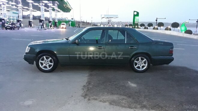 Mercedes E 220 1995, 266,880 km - 2.2 l - Bakı