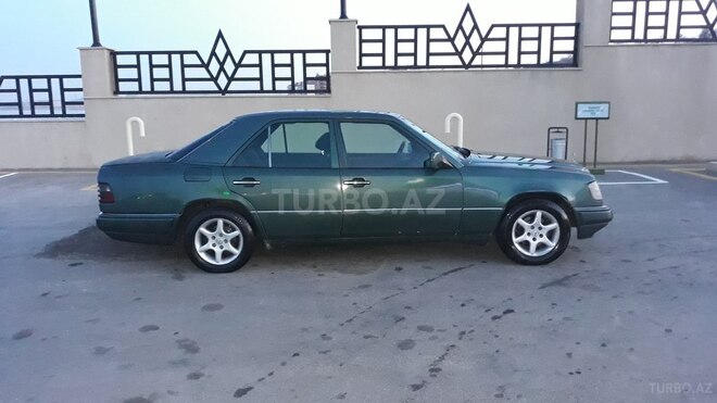 Mercedes E 220 1995, 266,880 km - 2.2 l - Bakı