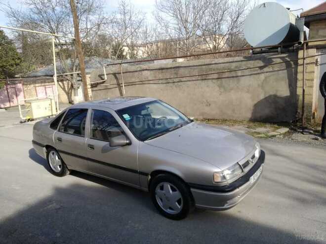 Opel Vectra 1992, 210,000 km - 1.8 l - Şamaxı