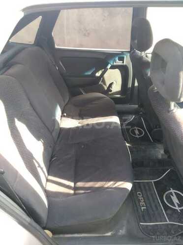 Opel Vectra 1992, 210,000 km - 1.8 l - Şamaxı
