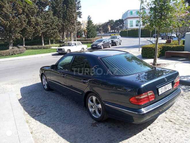 Mercedes E 240 2001, 195,600 km - 2.6 l - Bakı