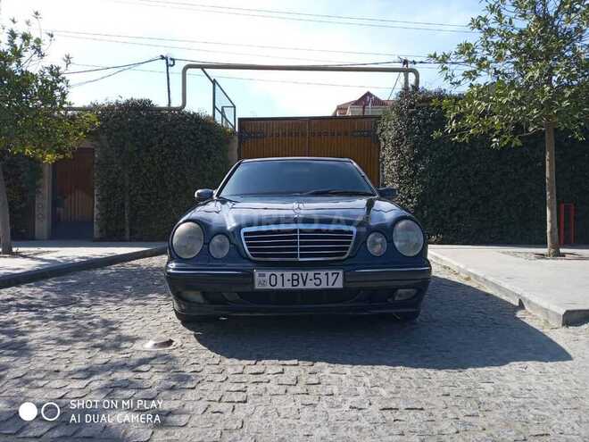 Mercedes E 240 2001, 195,600 km - 2.6 l - Bakı