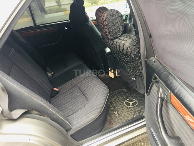 Mercedes E 220 1993, 241,041 km - 2.2 л - Sumqayıt