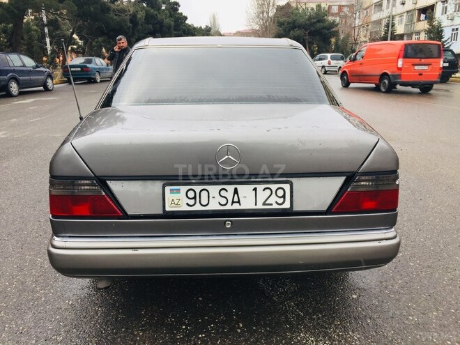 Mercedes E 220 1993, 244,041 km - 2.2 л - Sumqayıt