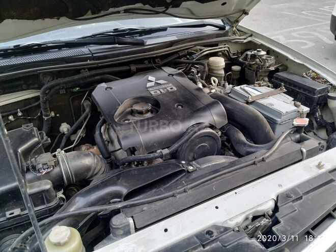 Mitsubishi L200 2011, 215,000 km - 2.5 l - Sumqayıt