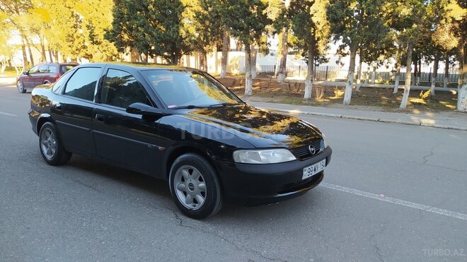 Opel Vectra 1997, 323,000 km - 1.6 l - Sumqayıt