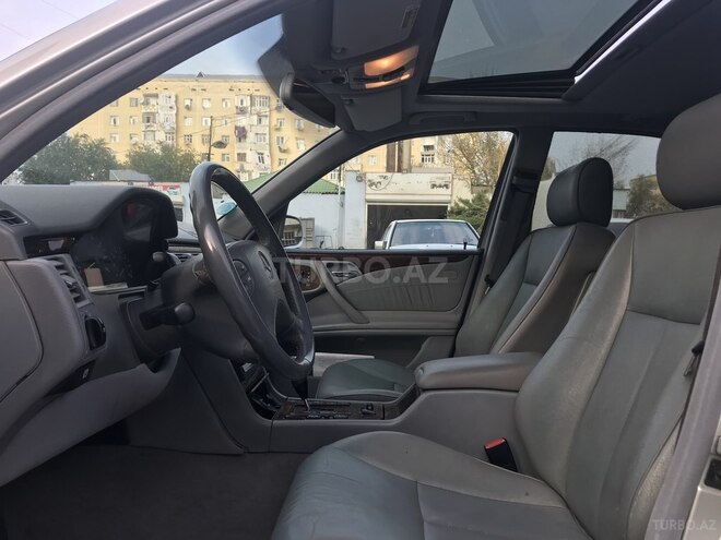 Mercedes E 320 2001, 319,000 km - 3.2 l - Sumqayıt