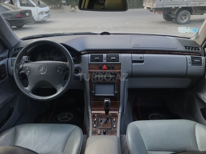 Mercedes E 320 2001, 319,000 km - 3.2 l - Sumqayıt