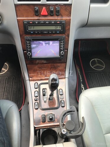 Mercedes E 320 2001, 319,000 km - 3.2 l - Sumqayıt