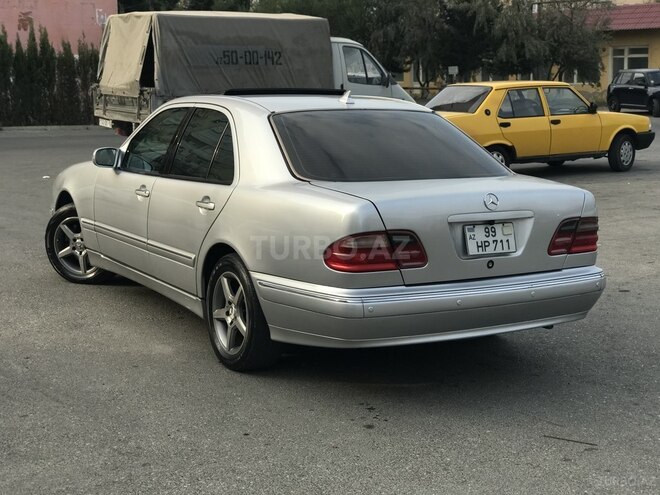 Mercedes E 320 2001, 319,000 km - 3.2 l - Sumqayıt