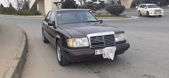 Mercedes E 220 1993, 635,000 km - 2.2 л - Bakı