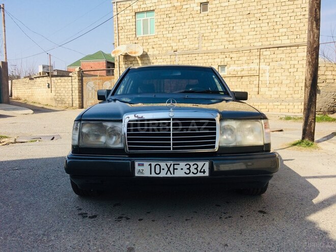 Mercedes E 200 1993, 320,000 km - 2.0 l - Bakı