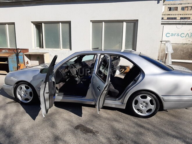 Mercedes E 240 1998, 410,254 km - 2.4 l - Bakı