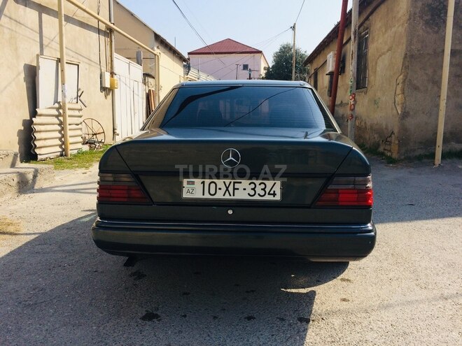 Mercedes E 200 1993, 320,000 km - 2.0 l - Bakı