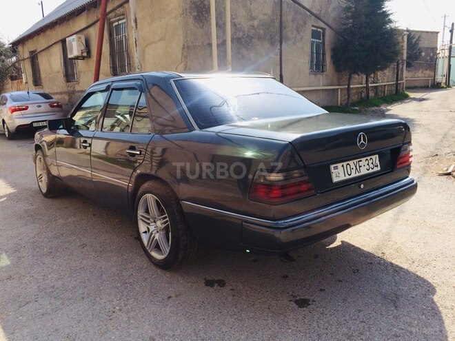 Mercedes E 200 1993, 320,000 km - 2.0 l - Bakı